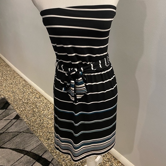 White House Black Market Dresses & Skirts - {WHBM} strapless tube mini dress